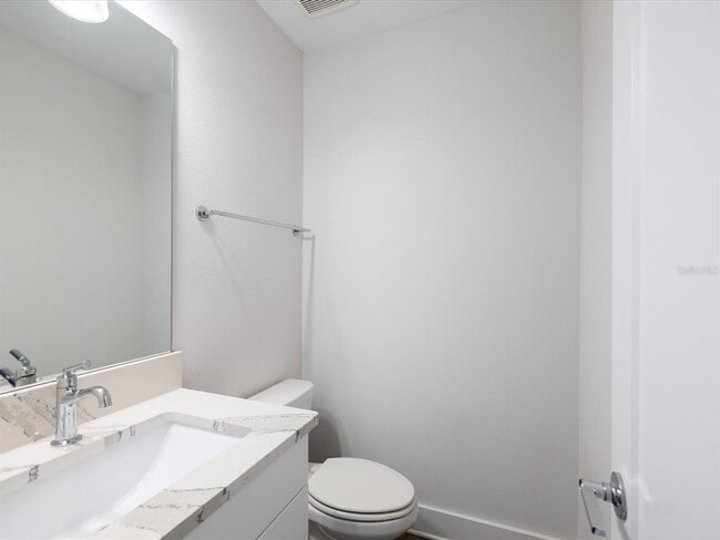 Building Photo - 946 Highland Ave