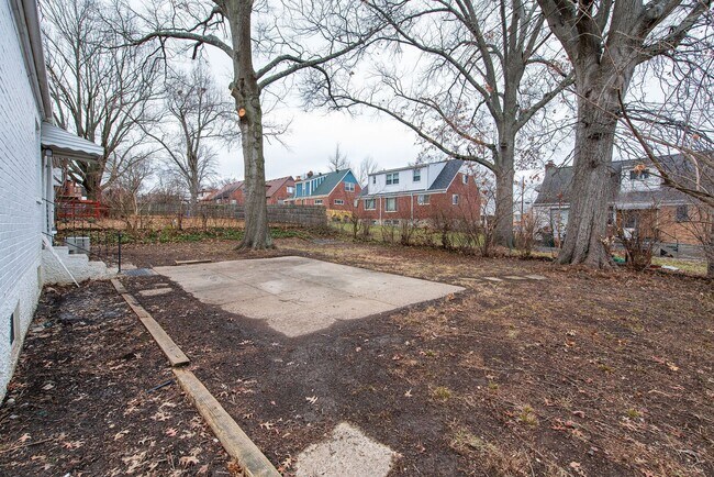 Building Photo - WESTWOOD - Freshly Updated & Move-In Ready! 4 bed 2.5 bath home