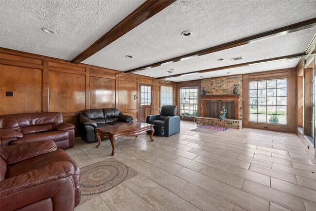 Building Photo - 11302 Hylander Dr