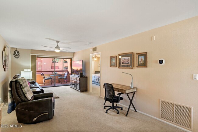 Building Photo - 4303 E Cactus Rd