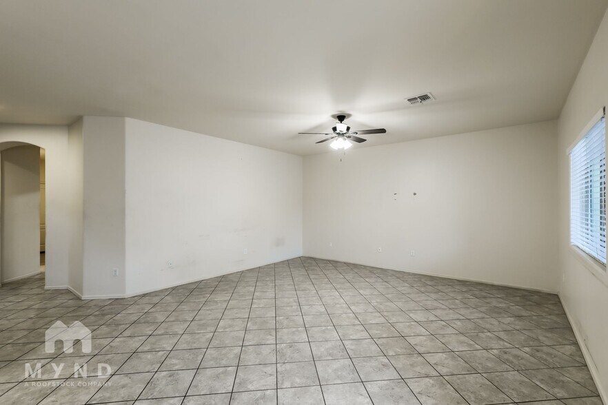 Building Photo - 2763 W Checkerspot Dr