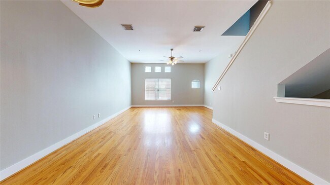 Building Photo - 8715 Meadowcroft Dr