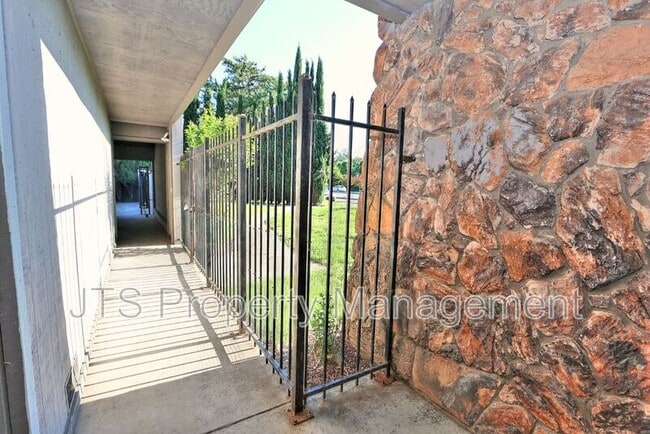 Building Photo - 3160 Watt Ave