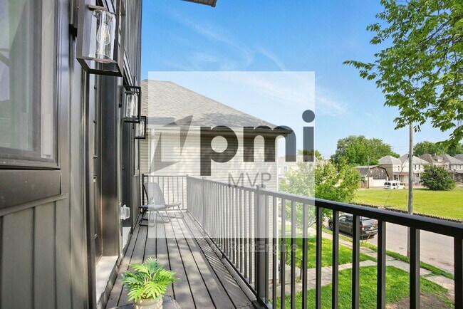 Building Photo - 92 E Innis Ave
