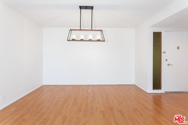 Building Photo - 5700 Ravenspur Dr