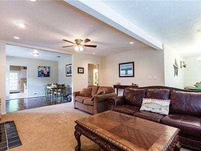 Building Photo - 1817 Thomas Pl