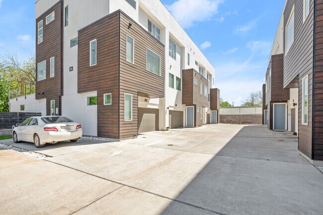Building Photo - 505 Tillery St