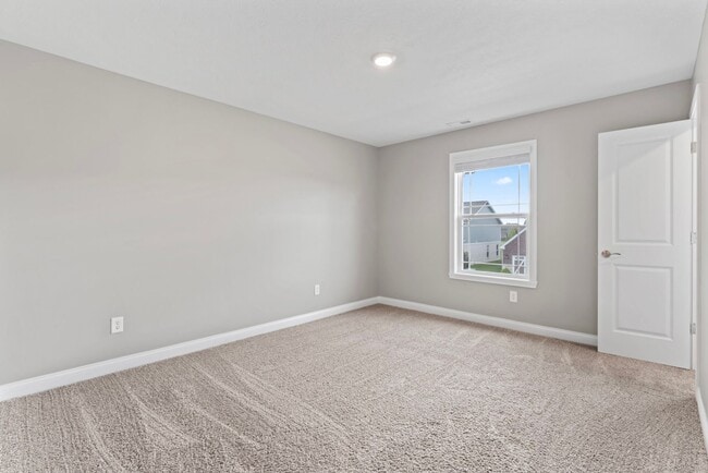 Building Photo - Fenced Yard, Zionsville Schools, Pet Friendly