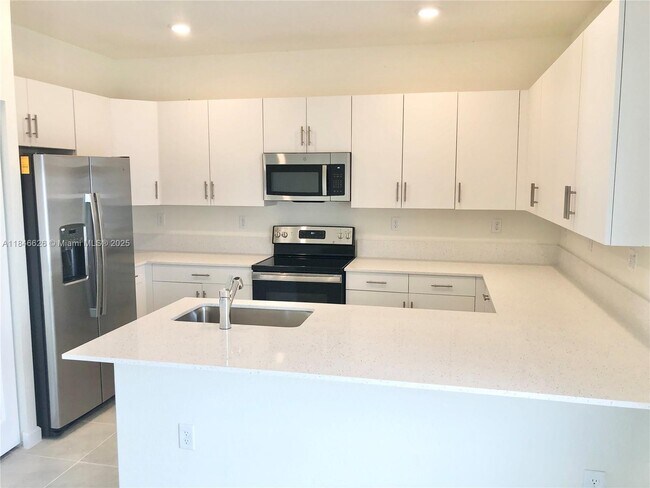 Building Photo - 3412 W 114th Terrace