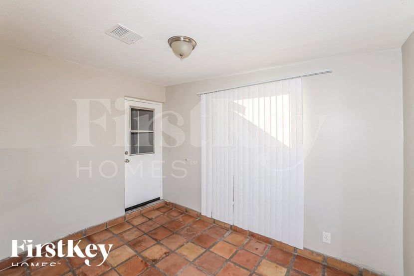 Building Photo - 7646 N 37th Ave