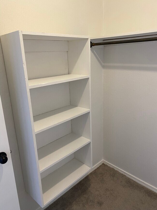 Building Photo - 305 W Quantico St