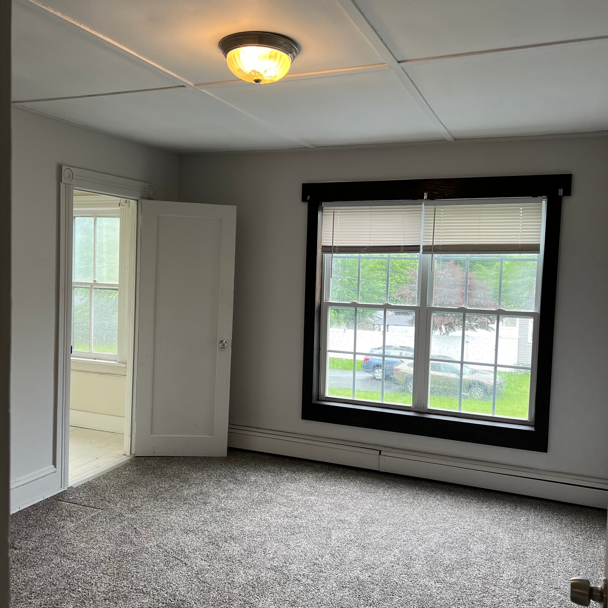 Master bedroom - 40-2 Oak St