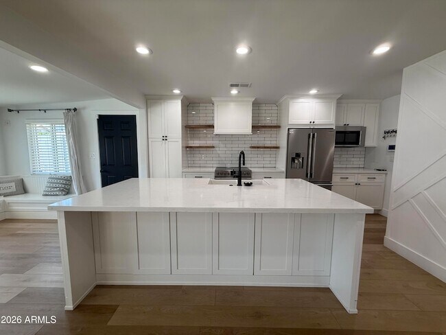 Building Photo - 1363 W Los Lagos Vista