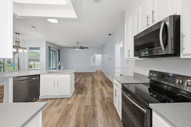 Building Photo - 15601 Grays Harbor Way