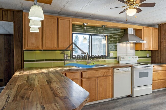 Building Photo - 563 Terry Trl