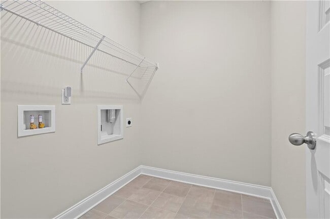 Building Photo - 3159 Rutter Dr