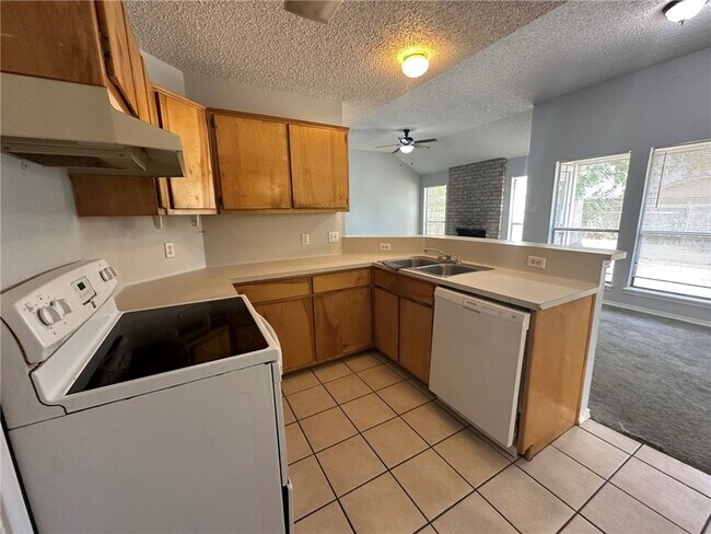 Building Photo - 2189 Spring Park Dr