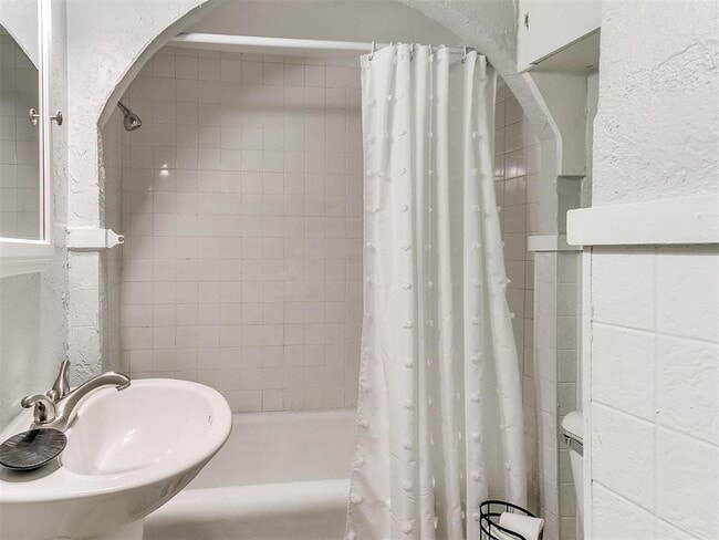 Building Photo - 1628 NW 17th St