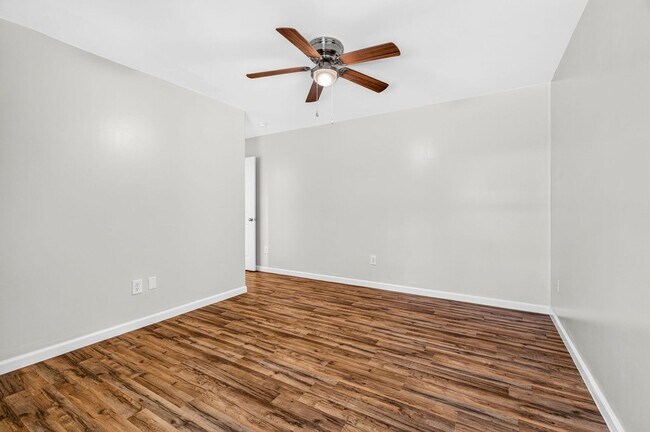 Building Photo - Move-In Ready Home in Hanahan