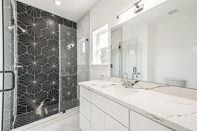 Building Photo - 5317 Chennault Rd