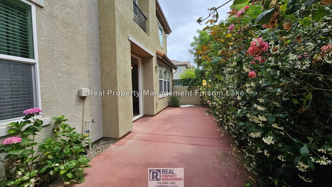 Building Photo - 3 Bed 3 Bath + Loft | EV Charger | Large Private Patio | Rivage in the Parkway
