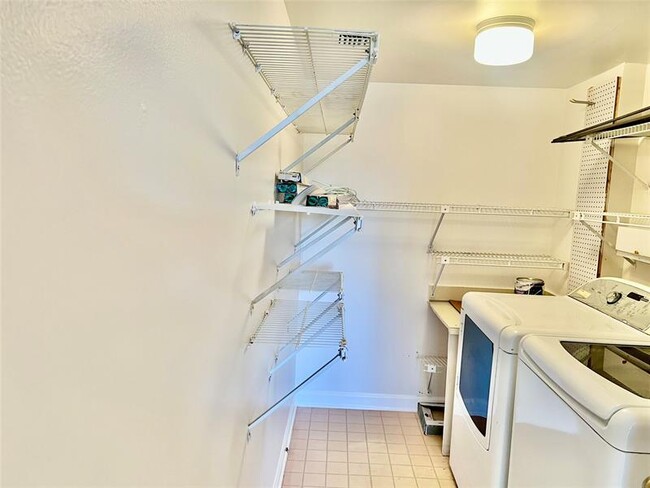 Building Photo - 9767 N Belfort Cir
