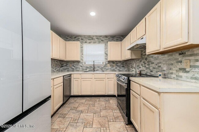 Building Photo - 3317 Cancun Dr E