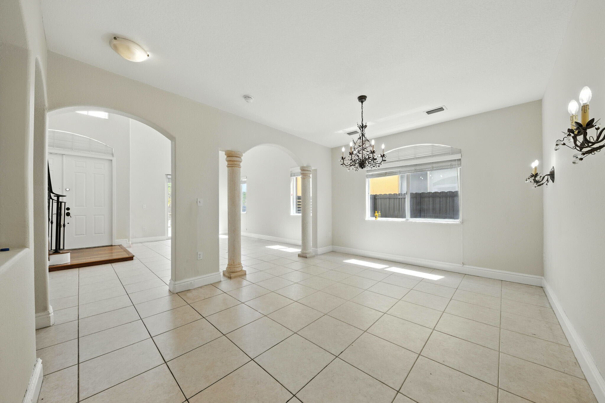 Building Photo - 15386 SW 21st Ln