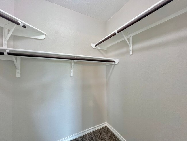 Building Photo - 3 bed 2.5 bath conner townhome $1,345