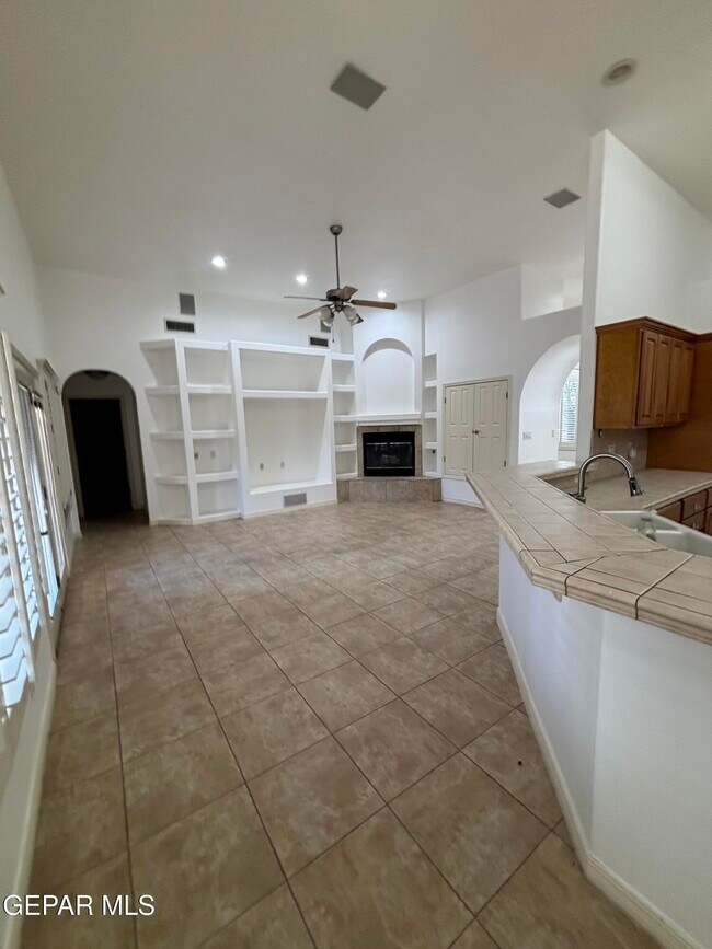 Building Photo - 717 Cinnamon Teal Cir