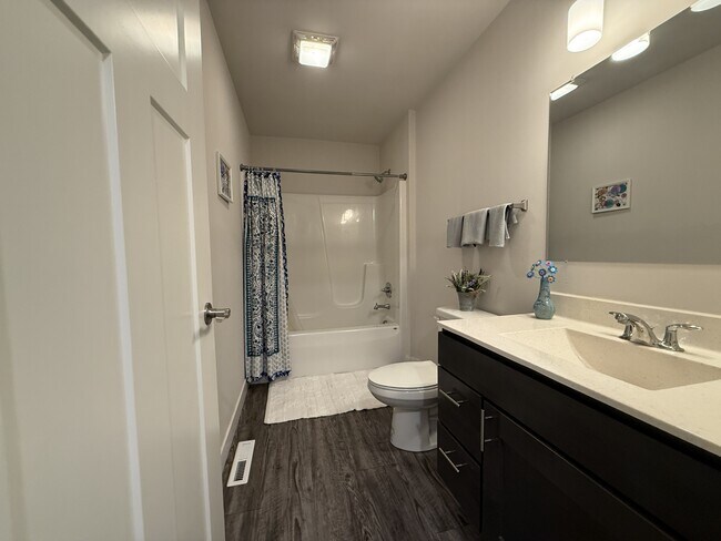 Building Photo - 5509 Prairie Pl Dr