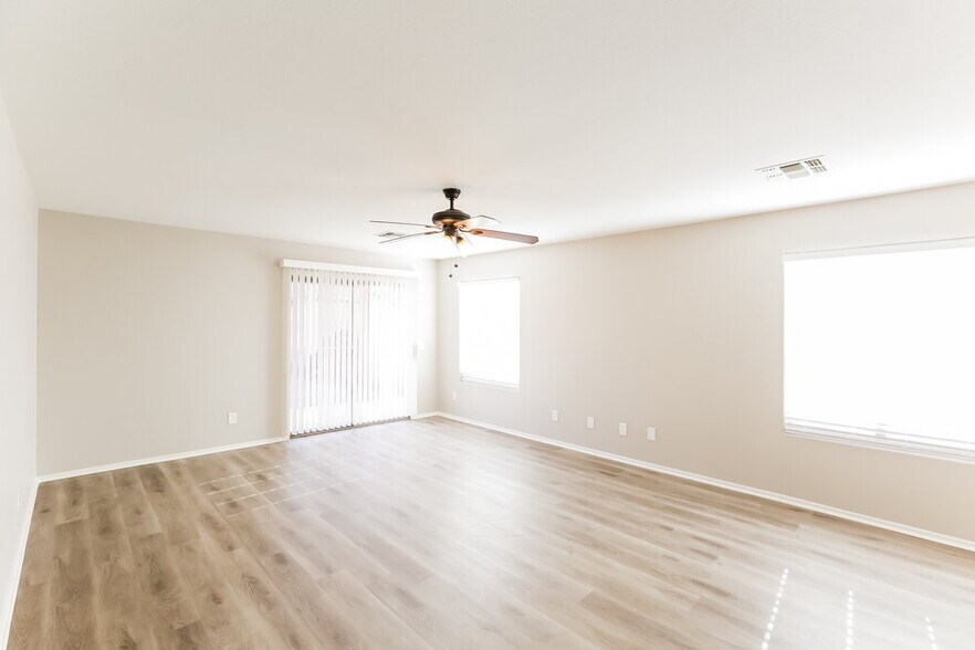 Building Photo - 8156 W Hammond Ln
