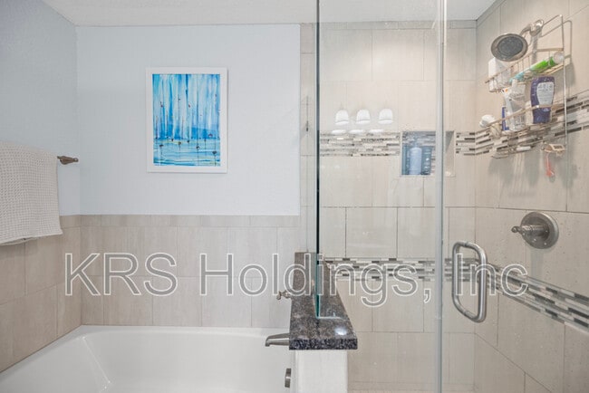 Building Photo - 9553 14th Bay St