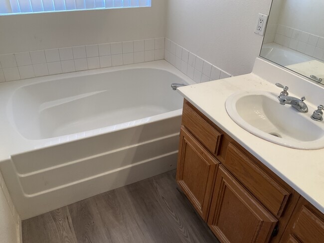 Building Photo - 4799 Zanzibar Ln