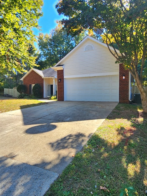 Building Photo - 978 Stinson Glen Ln