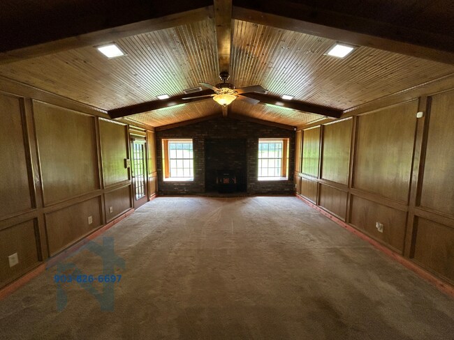 Building Photo - 104 Pinewood Ct