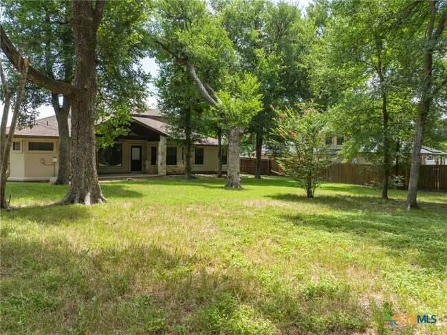 Building Photo - 1010 Woodland Bend Cir