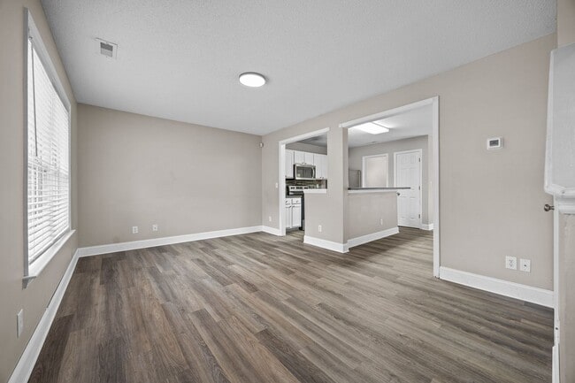 Building Photo - 3 Bedroom Duplex in Lillington