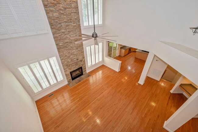 Building Photo - *Open House* 6/20 12-1 PM *