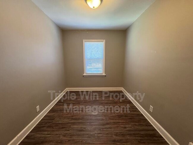 Building Photo - 1629 Talisman Ln