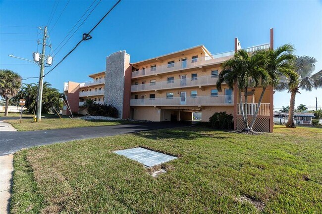 Building Photo - 175 116th Ave