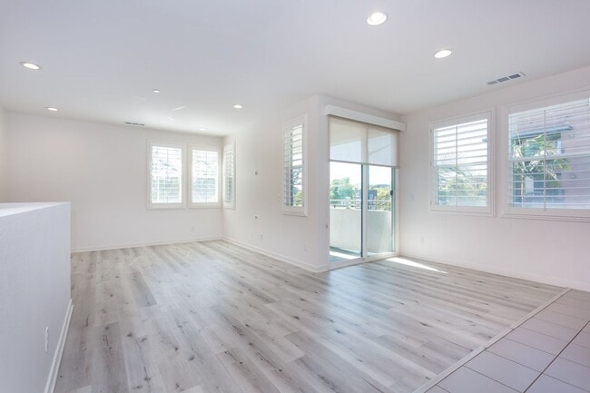 Building Photo - Beautiful Townhome at Millenia in Otay Ranch!