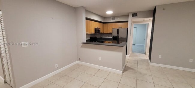 Building Photo - 471 NE 25th St