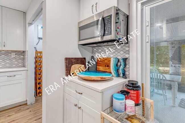 Building Photo - 2037 Lewis Turner Blvd