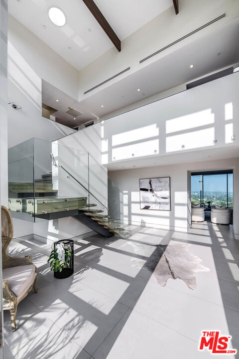 Building Photo - 770 Paseo Miramar