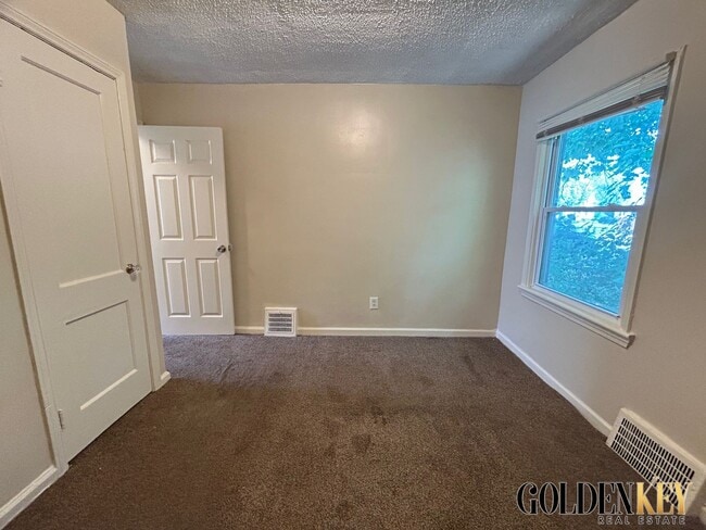 Building Photo - Updated 3 Bedroom Home in Southwest Detroit!
