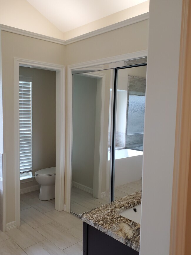 Building Photo - 4424 Windhaven Ln