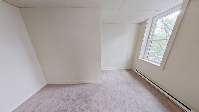 Building Photo - 1 S Market St