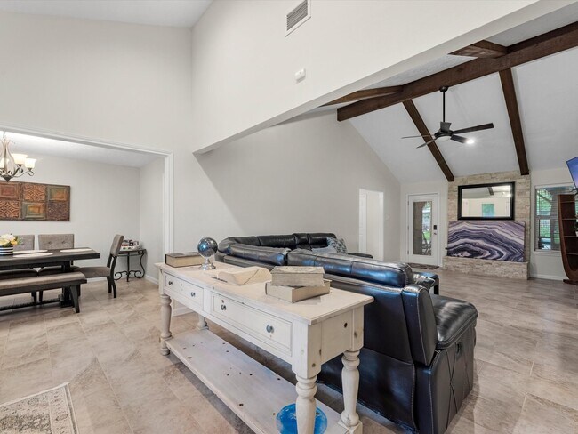 Building Photo - 12701 Manorwood Ln