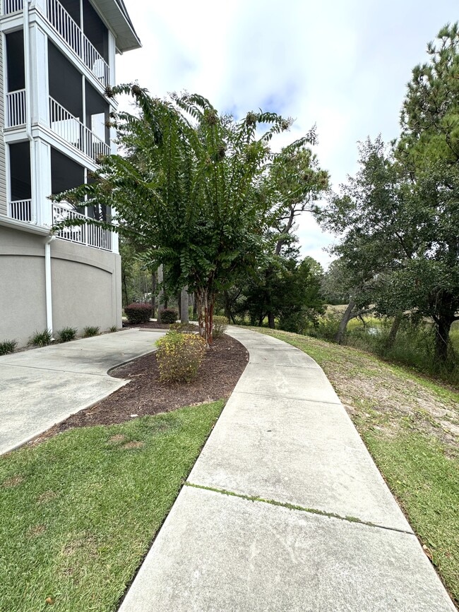 Building Photo - 624 Bonaventure Dr